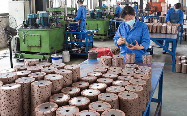 燒結(jié)金剛石鋸片使用過程中注意事項 燒結(jié)金剛石鋸片使用過程中注意事項