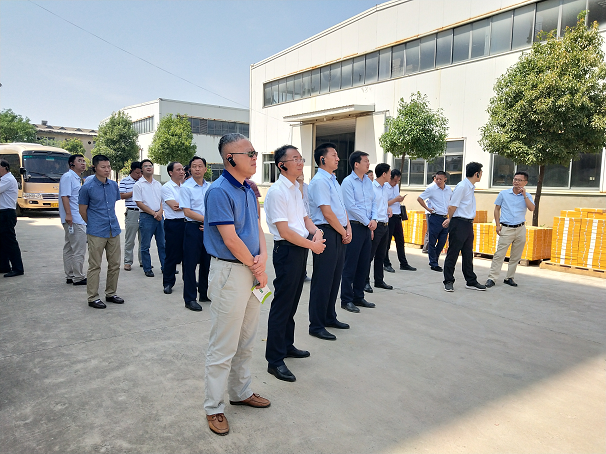 鄂城區區委書記劉厚文等一行領導來湖北昌利公司視察 鄂城區區委書記劉厚文等一行領導來湖北昌利公司視察