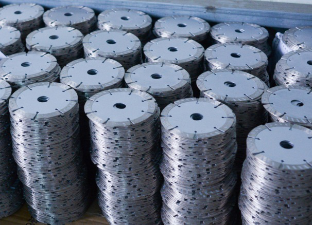 你知道石材專用鋸片冷卻潤滑劑由哪些物質組成的嗎？