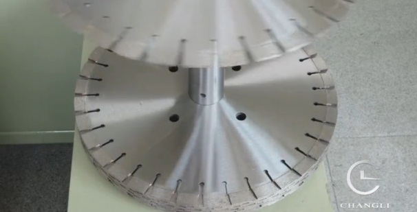 石材使用石材切割鋸片加工后，這些護理細節要注意！